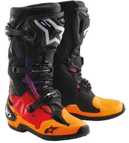alpinestars-tech-10-black-hole.JPG