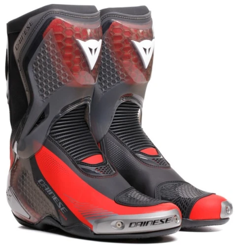 dainese_torque_4s_1.jpg